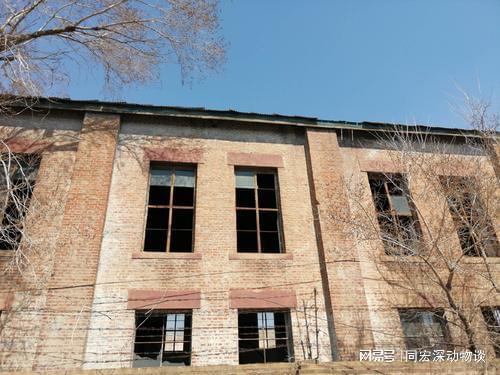 抚顺三线军工厂,位置隐蔽且神秘,旧址虽废弃,但建筑依旧耸立